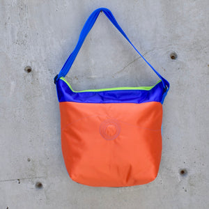 large zippered bag with outer pockets: REB/green/periwinkle (23-27)