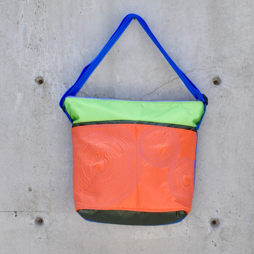 large zippered bag with outer pockets: orange/army green/lime (23-30)