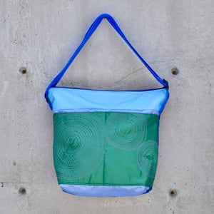 large zippered bag with outer pockets: green/periwinkle/REB (23-34)