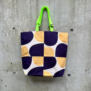 tote with adjustable handles