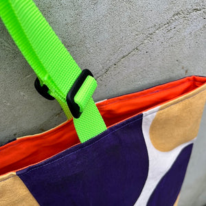 tote with adjustable handles