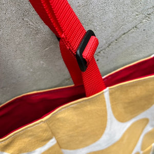 tote with adjustable handles