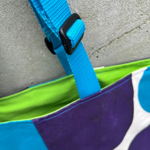 tote with adjustable handles