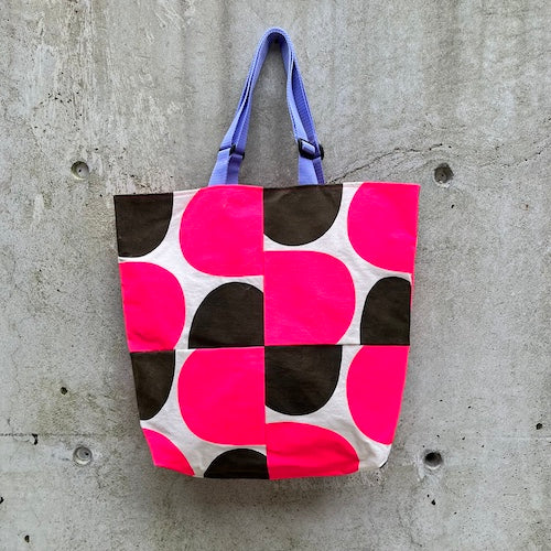 tote with adjustable handles