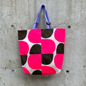 tote with adjustable handles