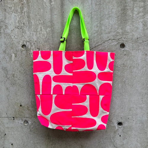 tote with adjustable handles