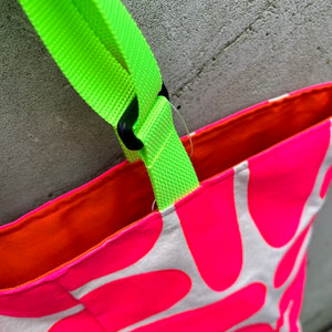 tote with adjustable handles