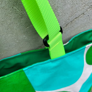 tote with adjustable handles