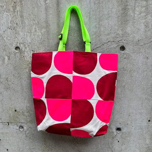 tote with adjustable handles