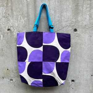 tote with adjustable handles