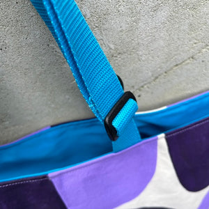 tote with adjustable handles