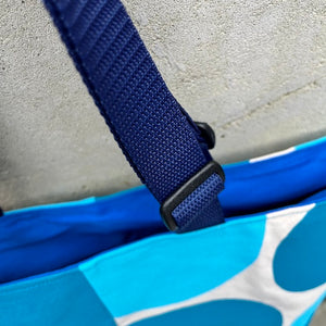 tote with adjustable handles