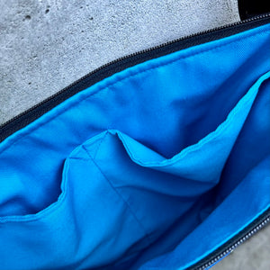 small zippered bag- pantone (D)