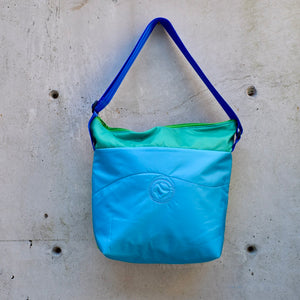 large zippered bag with outer pockets: lime/mauve/blue (22-18)