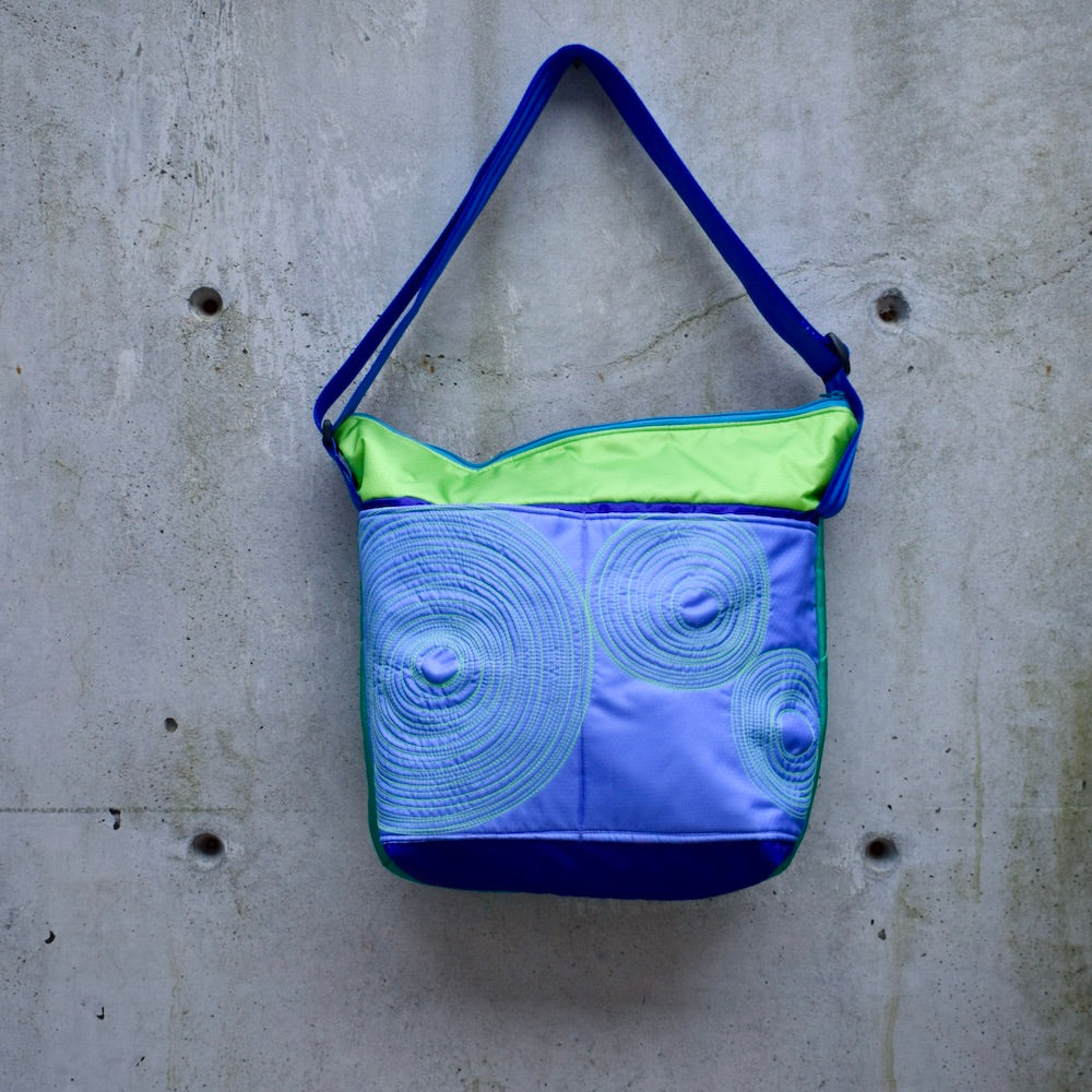 large zippered bag with outer pockets: mauve/purple/lime (23-3)