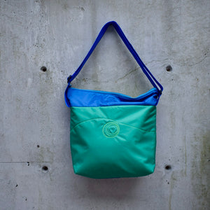 large zippered bag with outer pockets: mauve/purple/lime (23-3)