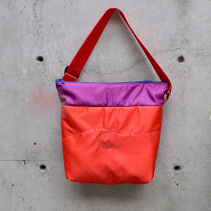 large zippered bag with outer pockets: pink/plum/orange (22-6)