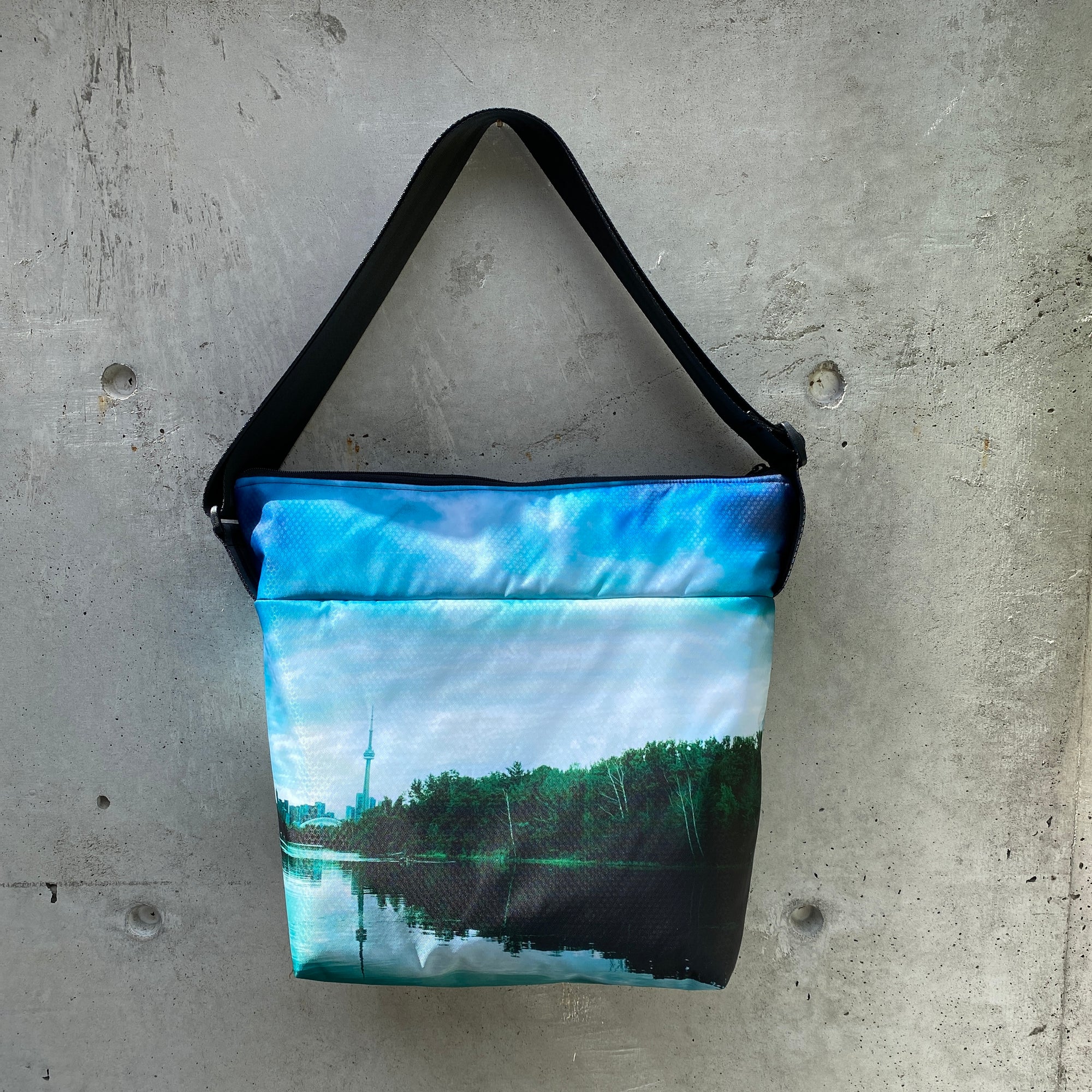 large zippered bag: toronto